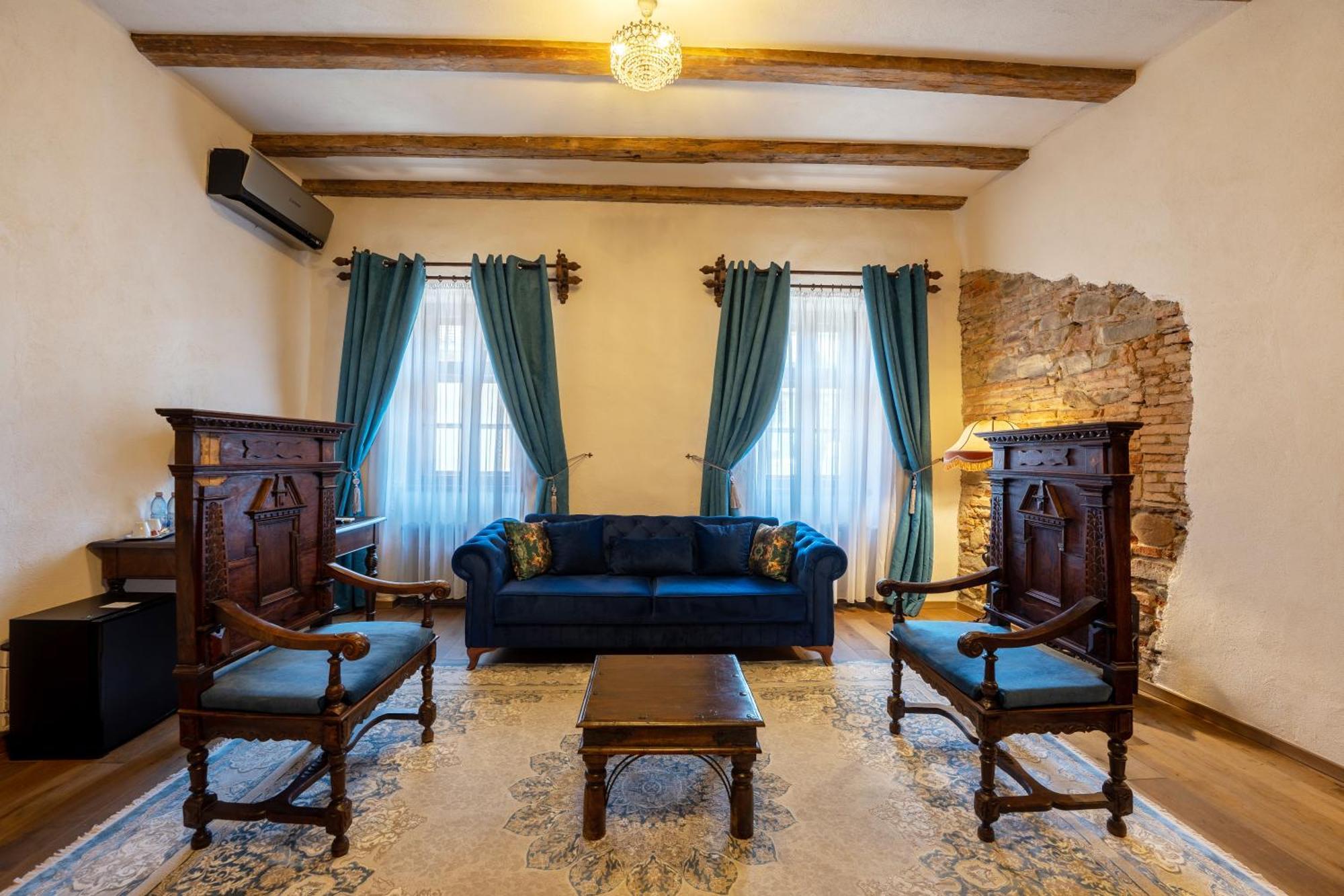The Throne - M Museum Hotel 시기쇼아라 외부 사진