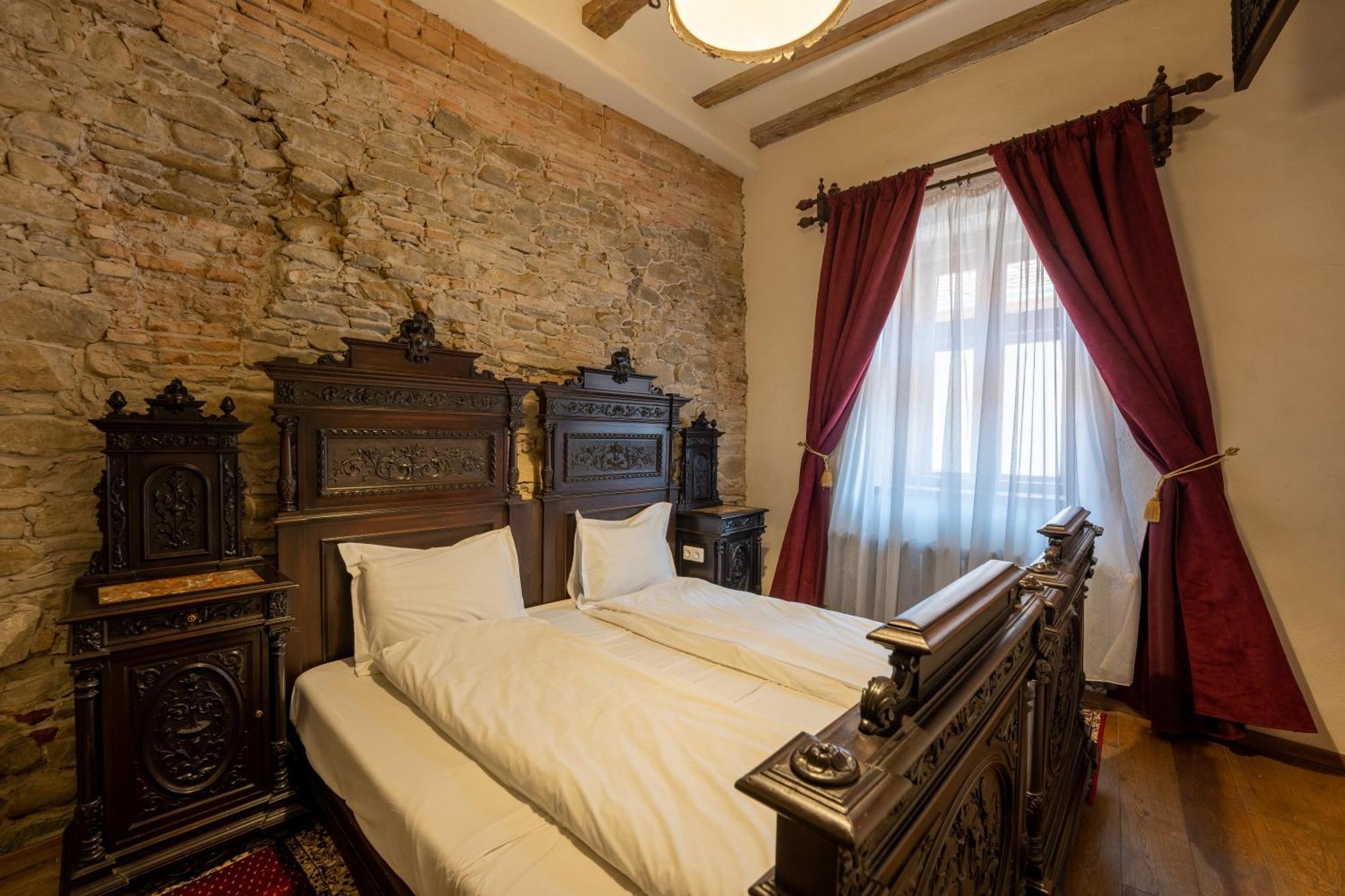 The Throne - M Museum Hotel 시기쇼아라 외부 사진